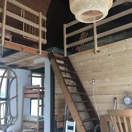 House, Near Beaches