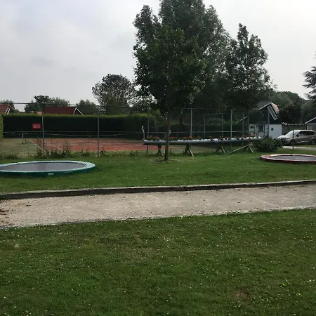 House, Near Beaches בית נופש *