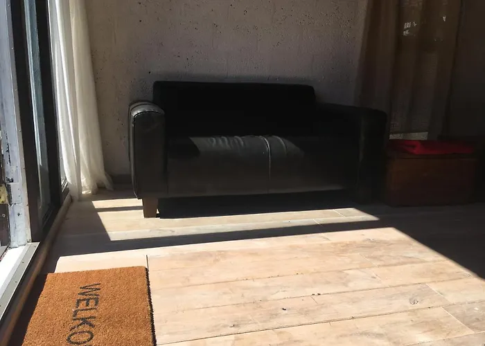 House, Near Beaches בית נופש *