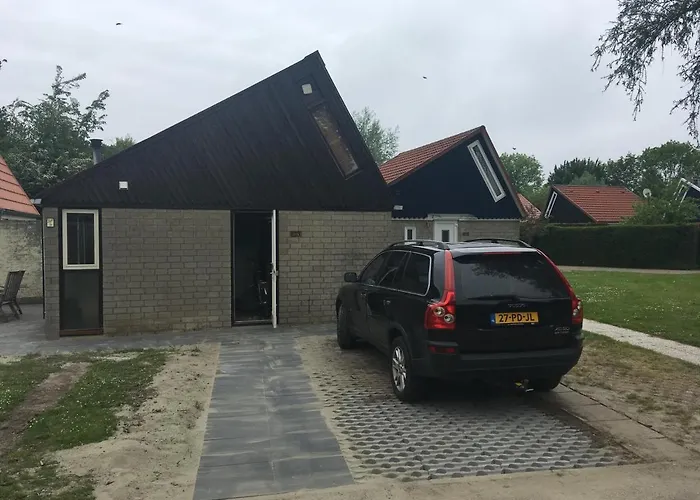 House, Near Beaches בית נופש סטלנדאם